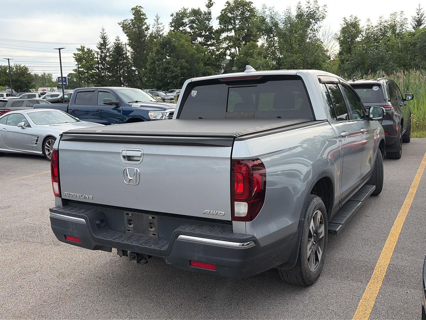 Used 2019 Lunar Silver Metallic Honda RTL image 2