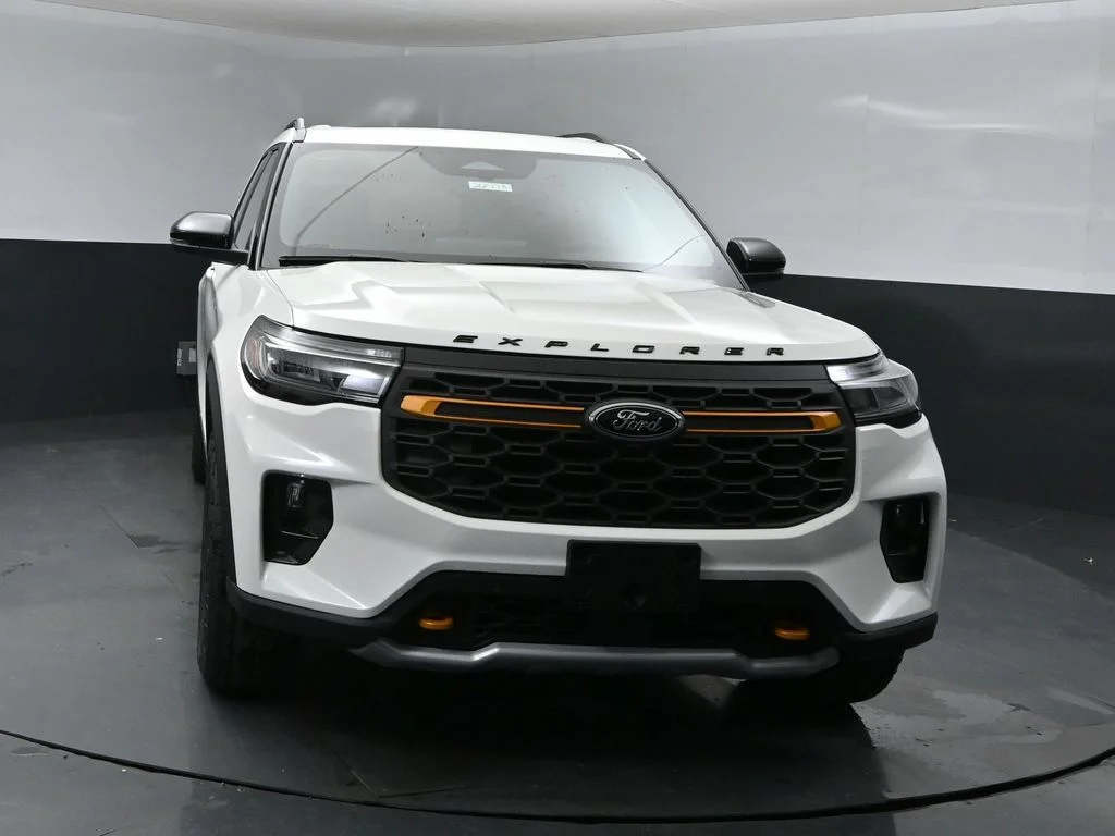 New 2026 White Ford Tremor image 6