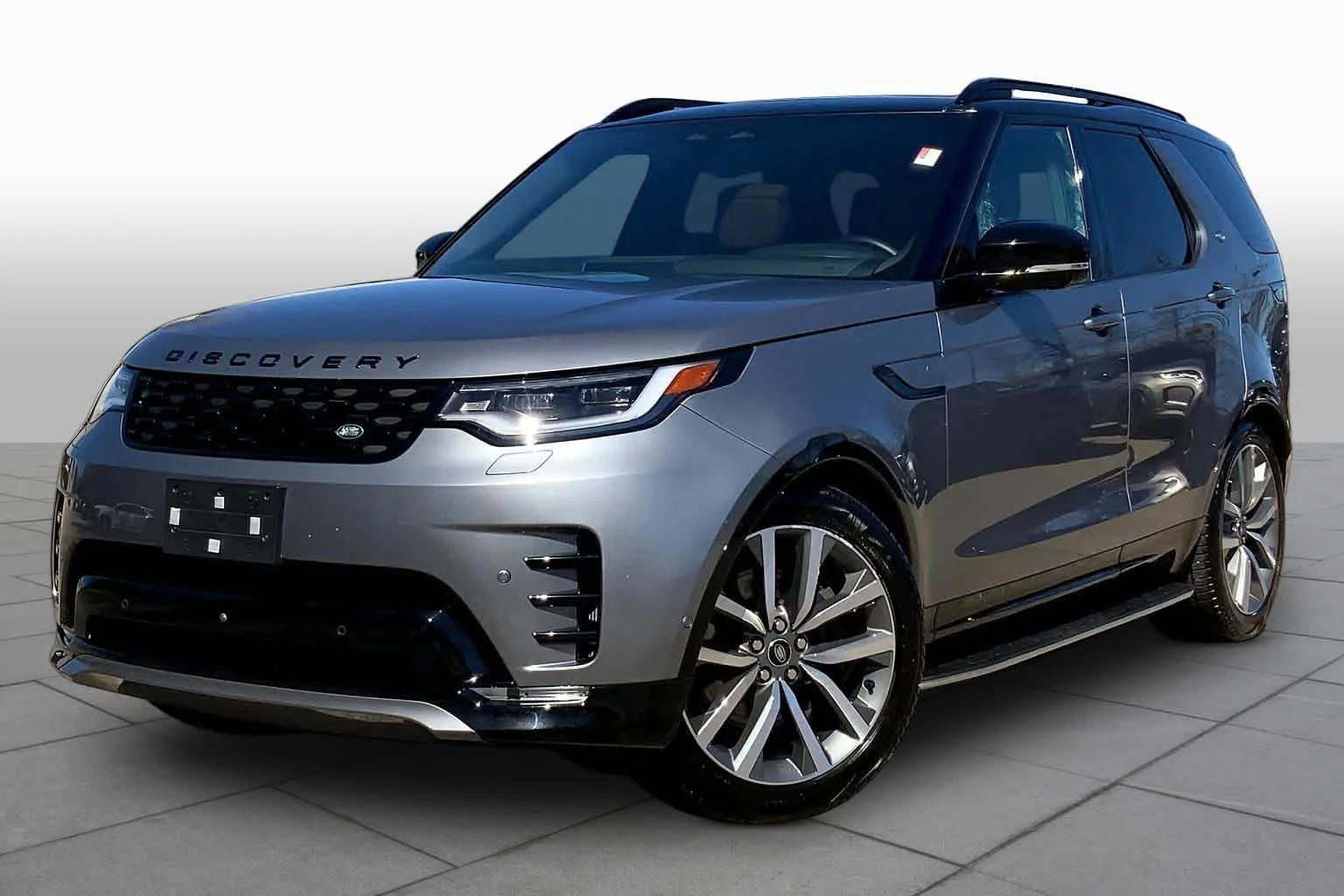 2025 Land Rover Discovery P360 Dynamic SE's photo