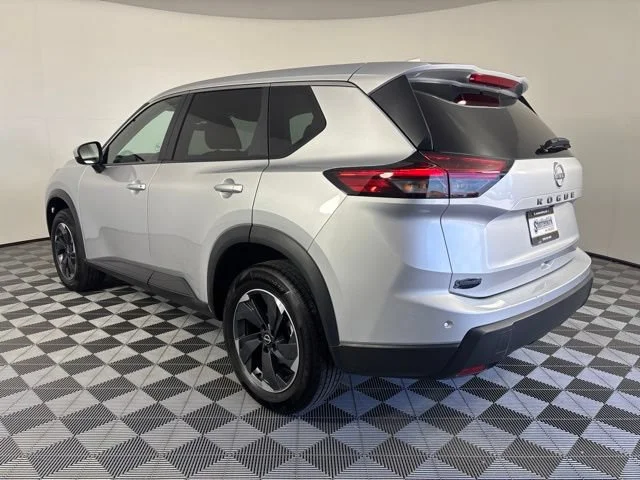 Used 2025 Silver Nissan SV image 39