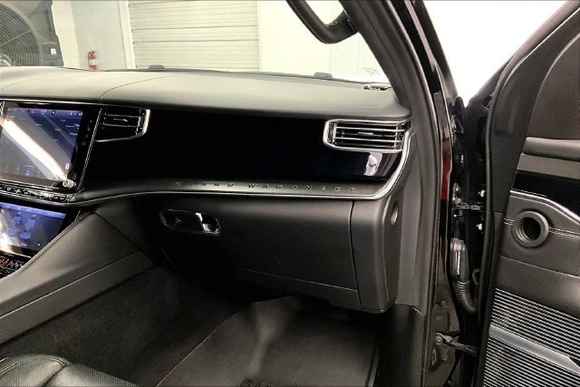 Used 2024 Diamond Black Crystal Pearlcoat Jeep Series II image 18