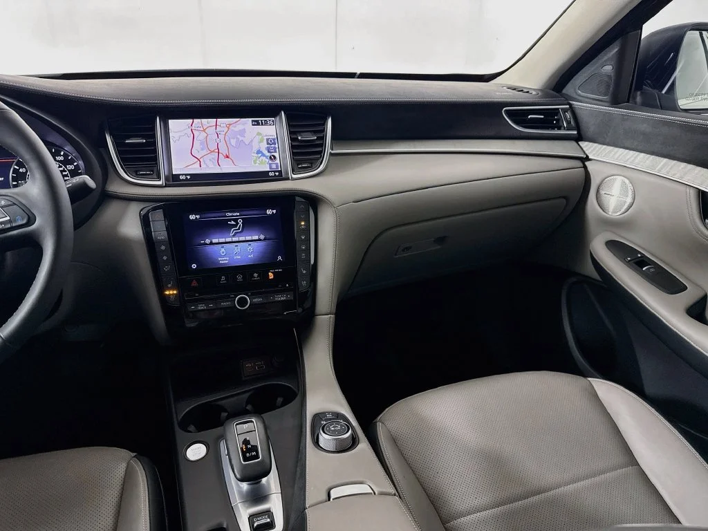 Certified Used 2023 White INFINITI Sensory image 32