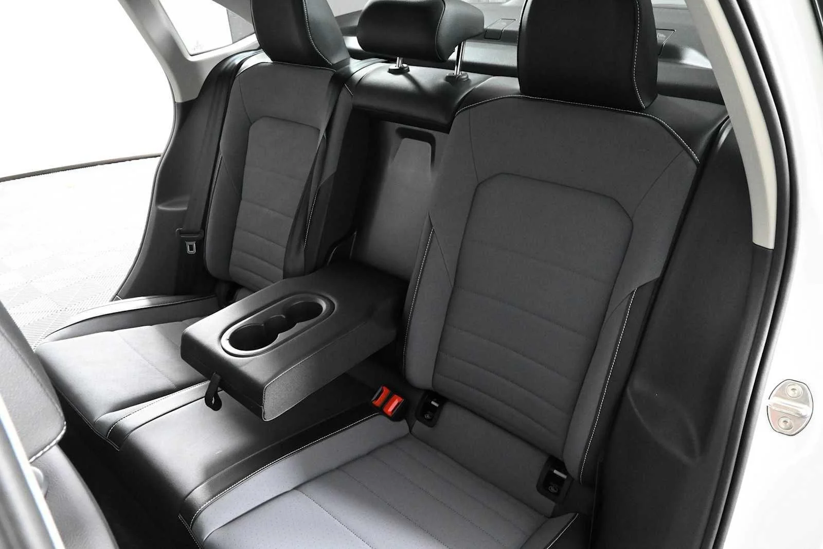 New 2026 Opal White Pearl Volkswagen SE image 12