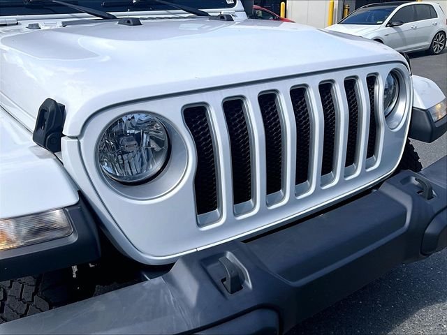 Used 2022 White Jeep Unlimited Sahara image 29