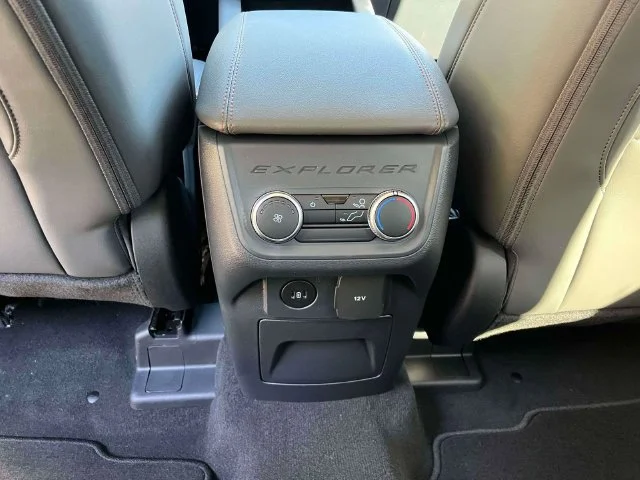 New 2026 Star White Metallic Tri-Coat Ford Active image 14