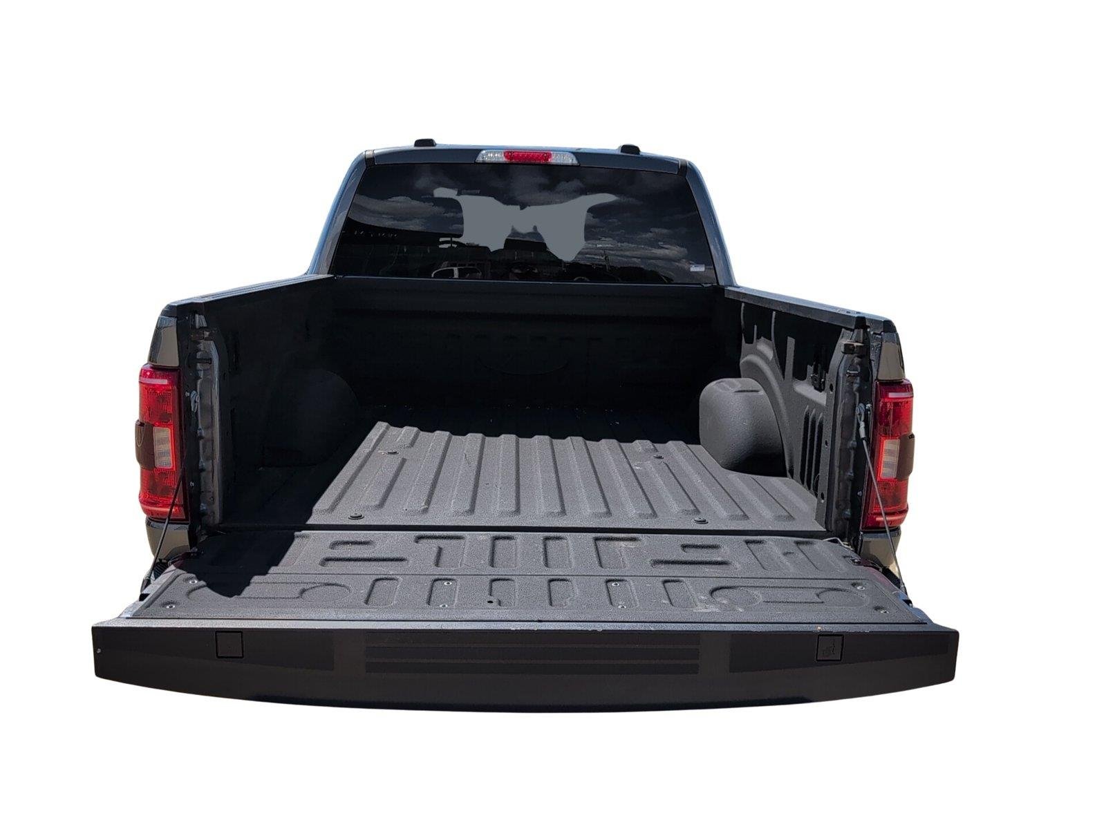 Used 2023 Oxford White Ford XLT image 5