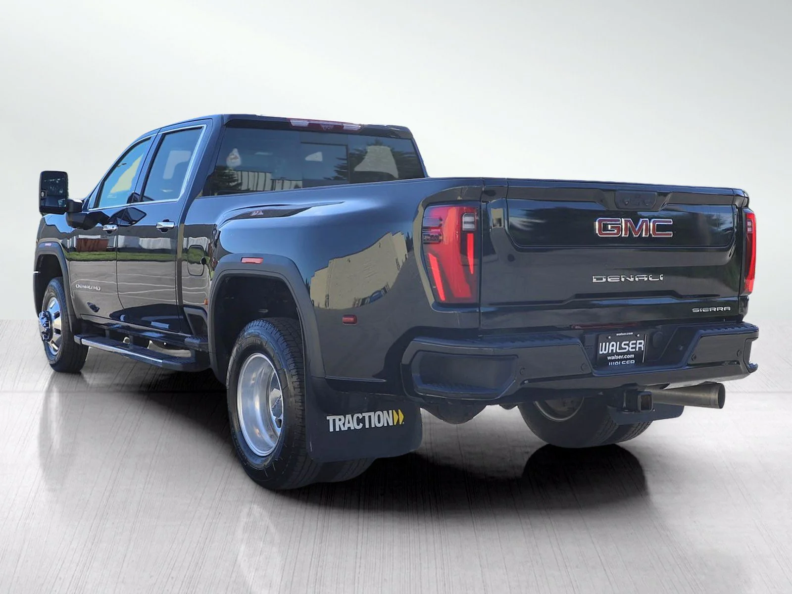 Used 2024 Onyx Black GMC Denali image 3