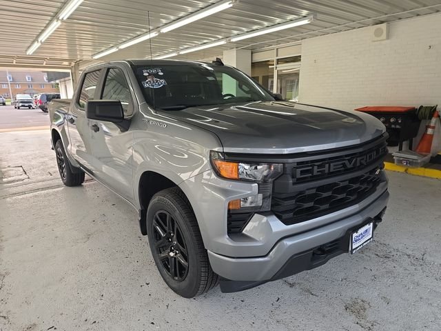 Used 2023 Gray Chevrolet Custom image 7