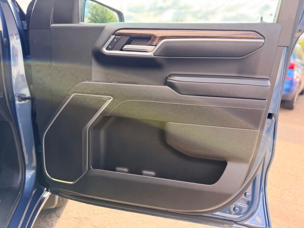 Used 2024 Downpour Metallic GMC Elevation image 20