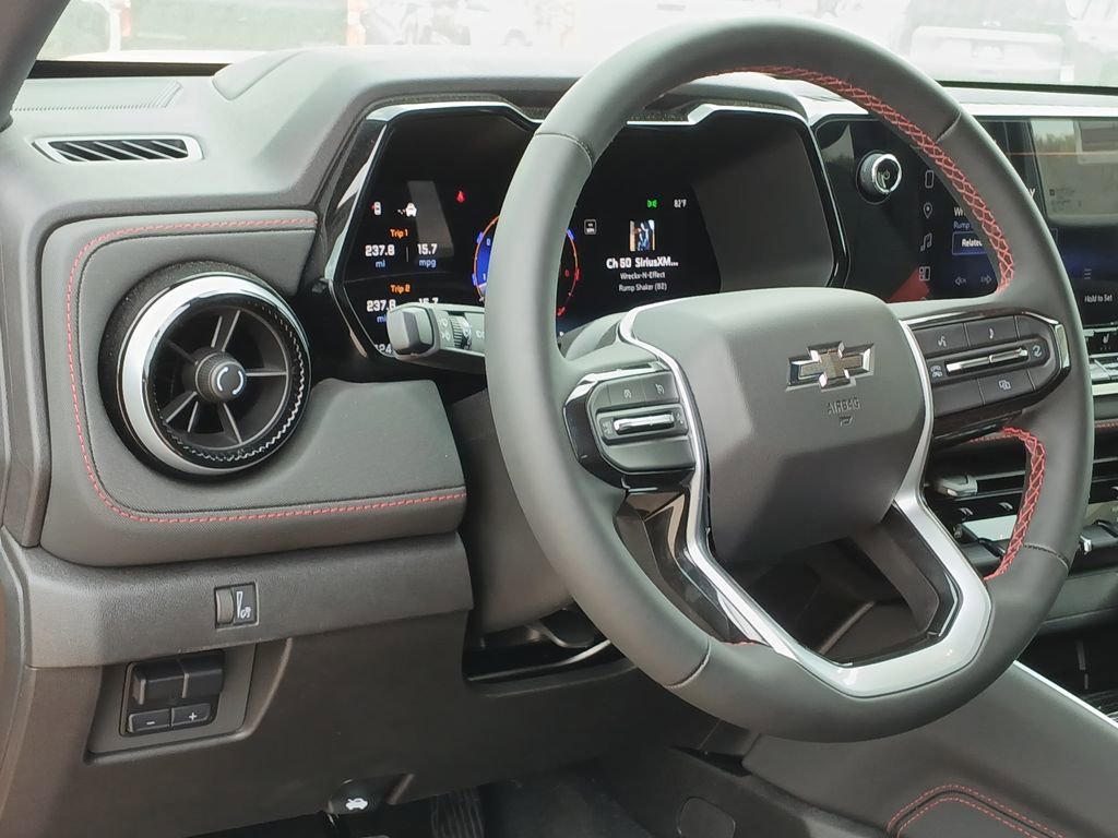 2025 Chevrolet Colorado Z71 - Photo 18