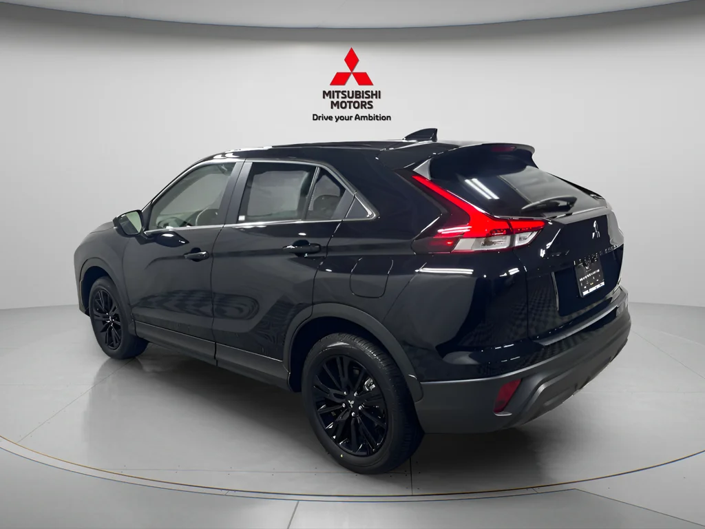 New 2026 Labrador Black Pearl Mitsubishi LE image 4