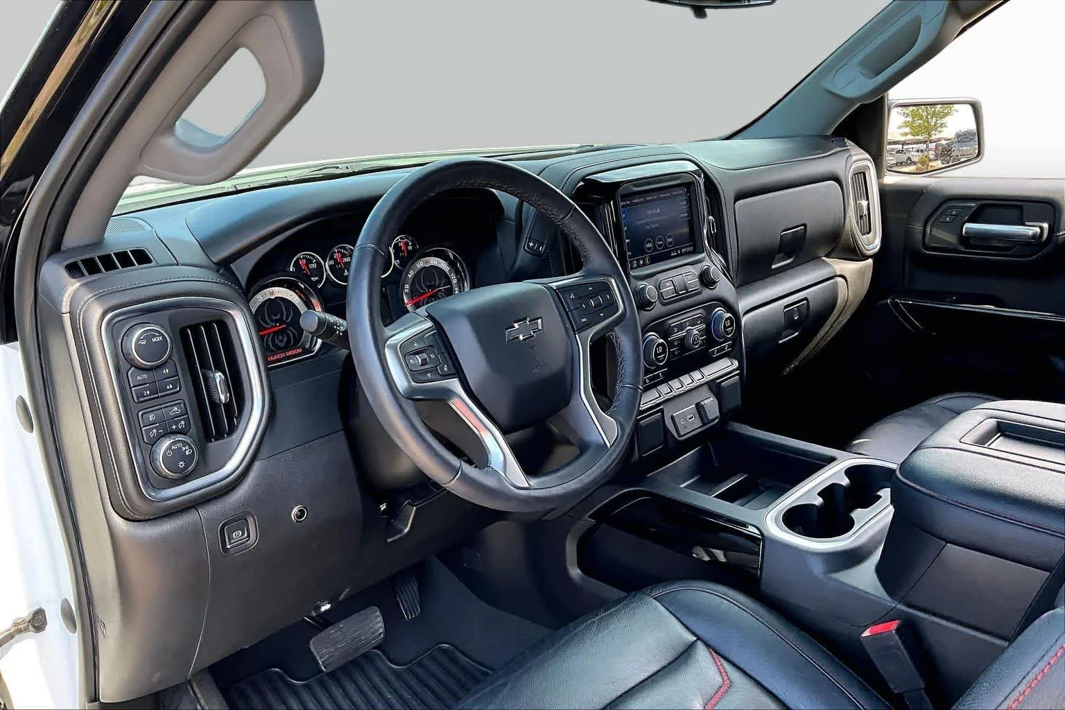 Used 2022 Summit White Chevrolet RST image 13