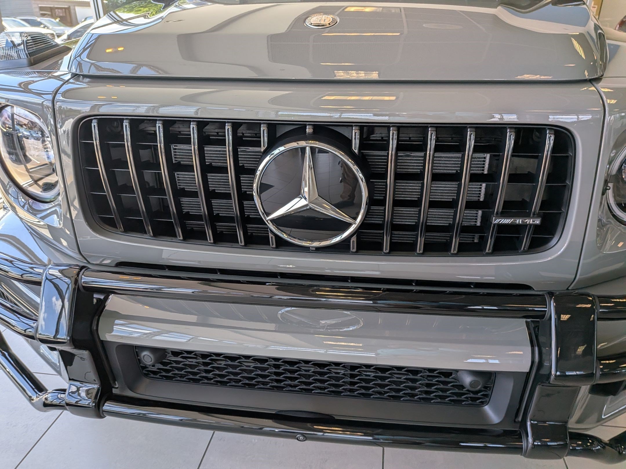 New 2027 MANUFAKTUR Arabian Grey Non- Metallic Mercedes-Benz AMG® G 63 SUV image 58
