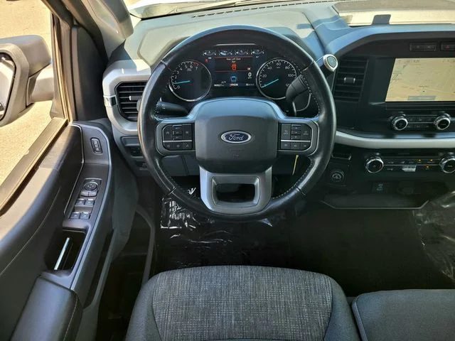 Certified Used 2022 Oxford White Ford XLT image 14