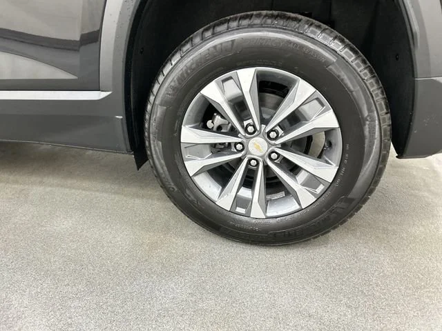 New 2026 Mosaic Black Metallic Chevrolet LT image 5