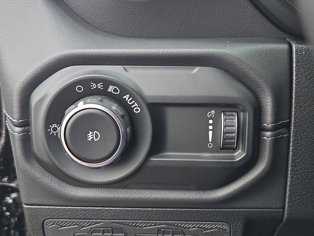 2025 Jeep Wrangler 4-Door Sahara - Photo 29