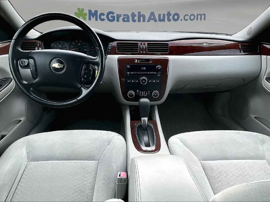 Used 2009 Blue Chevrolet LS image 9