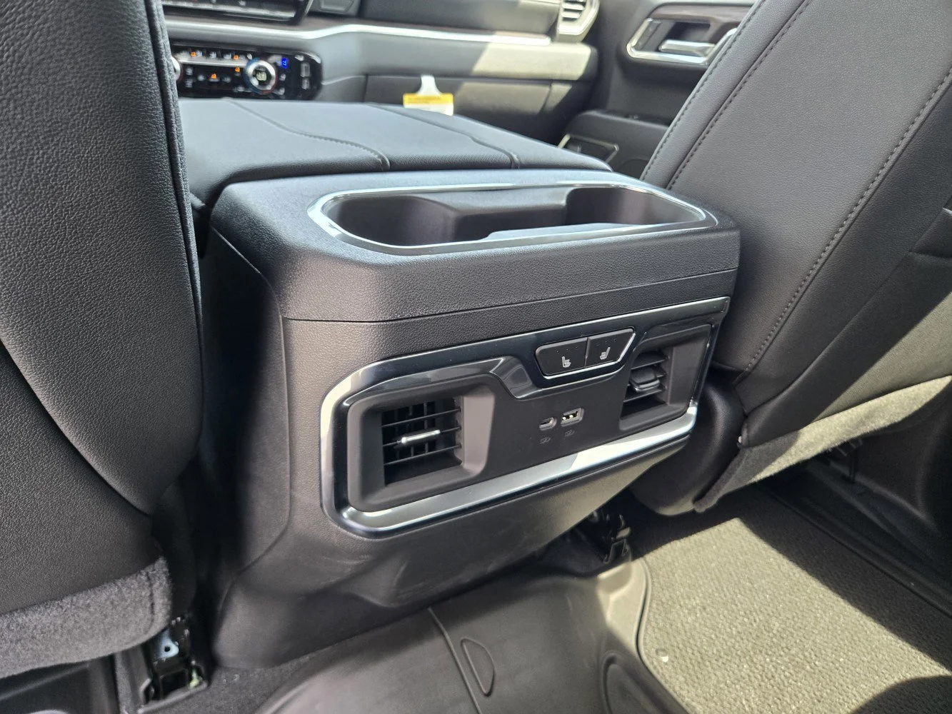2026 GMC Sierra 1500 SLT - Photo 24