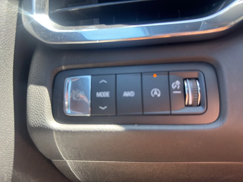 New 2026 Sterling Metallic GMC Elevation image 26