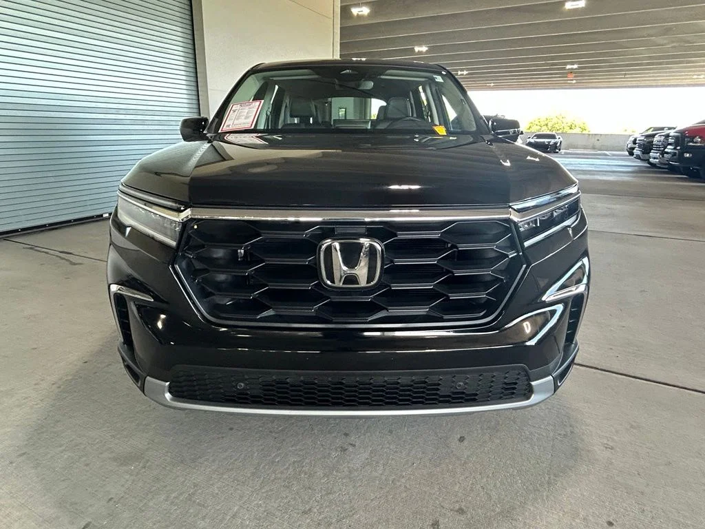 Used 2023 Crystal Black Pearl Honda EX-L image 8
