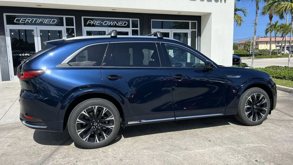 2025 Mazda CX-90 Premium Package - Photo 11
