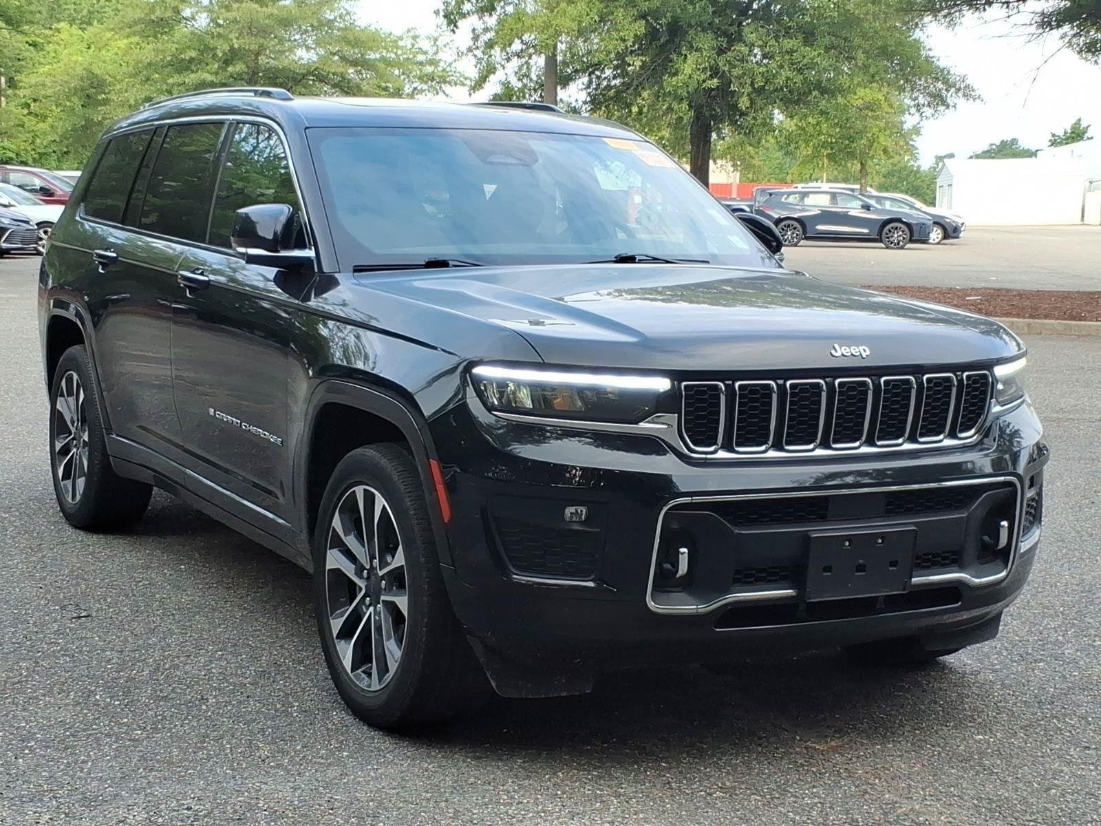 Used 2023 Diamond Black Crystal Pearlcoat Jeep Overland image 6