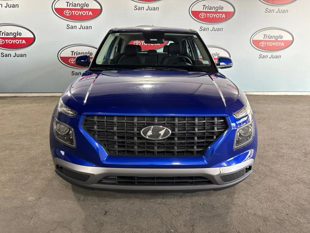 Used 2025 Blue Hyundai SE image 2