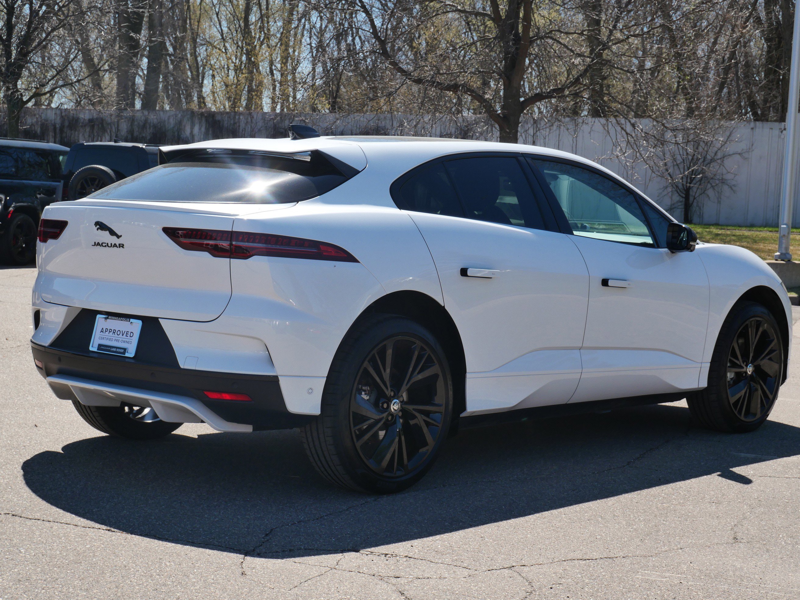 Used 2024 OTSUNI PEARL Jaguar R-Dynamic HSE image 5