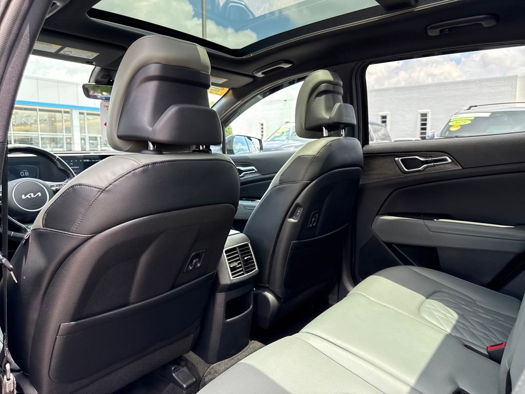 Used 2023 Black Kia X-Line image 20