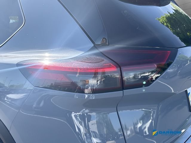 Used 2023 Gray Nissan SL image 29