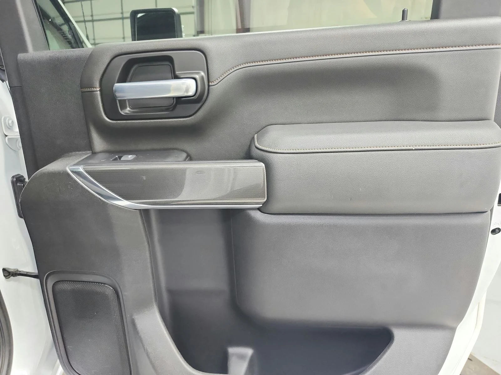 Used 2022 White GMC AT4 image 52