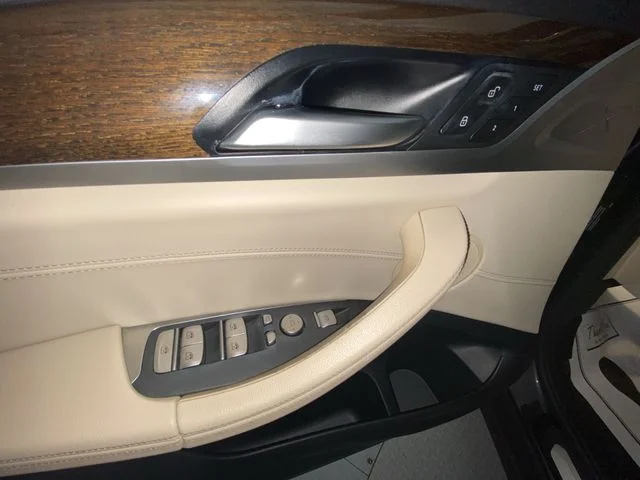 Used 2021 Gray BMW sDrive30i image 13