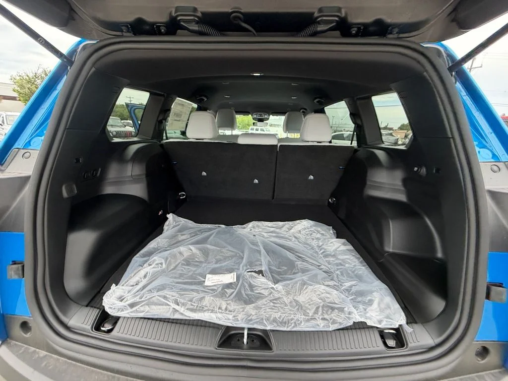 New 2026 Blue Jeep Laredo image 18
