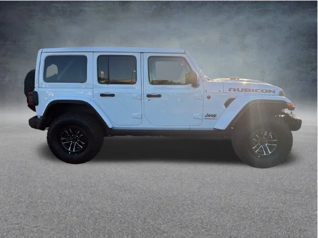 New 2027 Bright White Clear-Coat Paint Jeep Rubicon X image 9