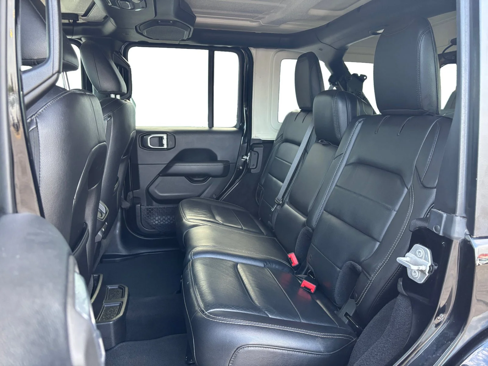 Used 2018 Black Jeep Sahara image 16
