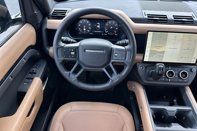 New 2026 Santorini Black Land Rover X-Dynamic SE image 13
