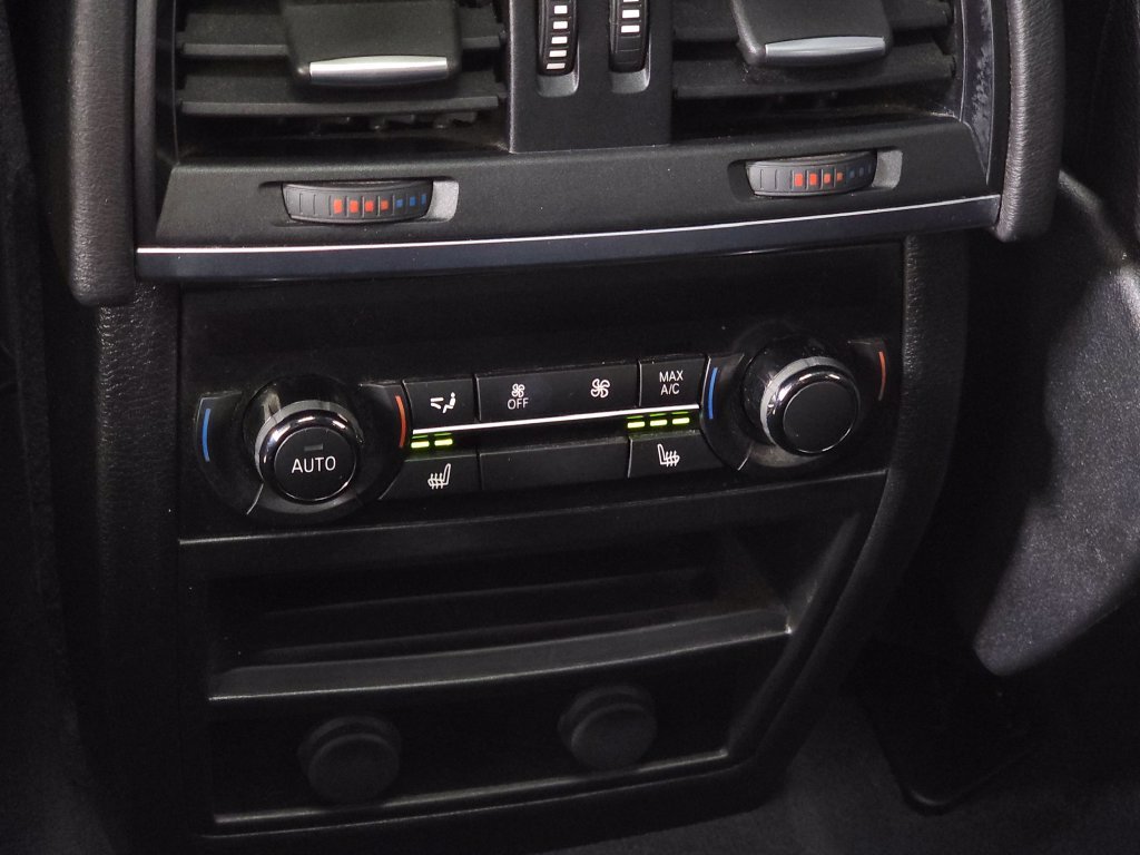 Used 2017 Black Sapphire Metallic BMW xDrive50i image 33
