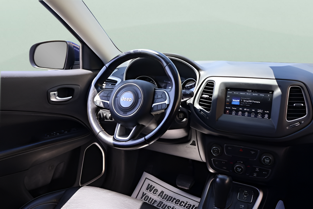 Used 2019 Blue Jeep Latitude image 17