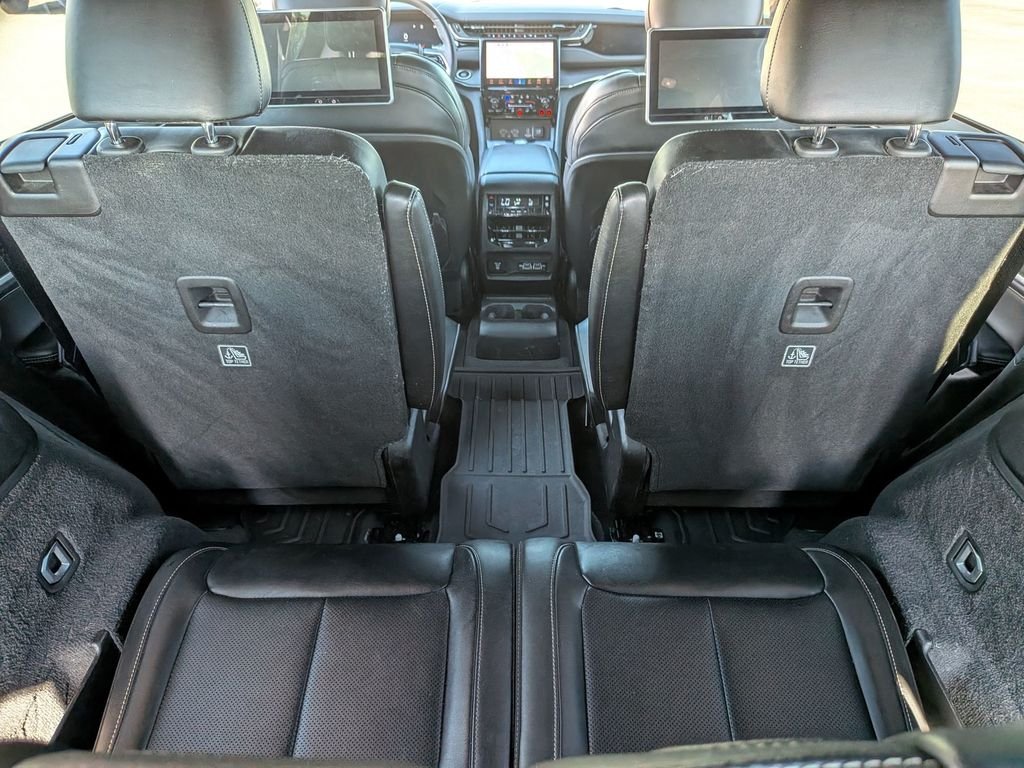 Used 2023 White Jeep Overland image 34