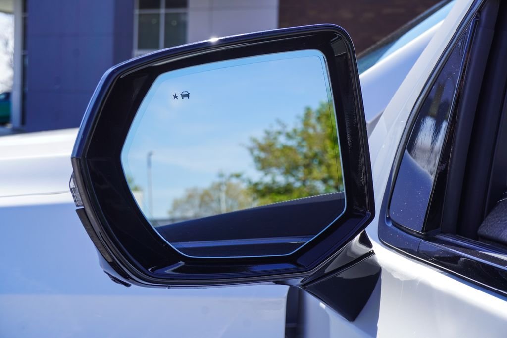 Used 2025 White Cadillac V-Series image 48