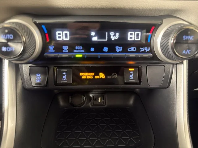 Certified Used 2019 Silver Sky Metallic Toyota XLE Premium image 16