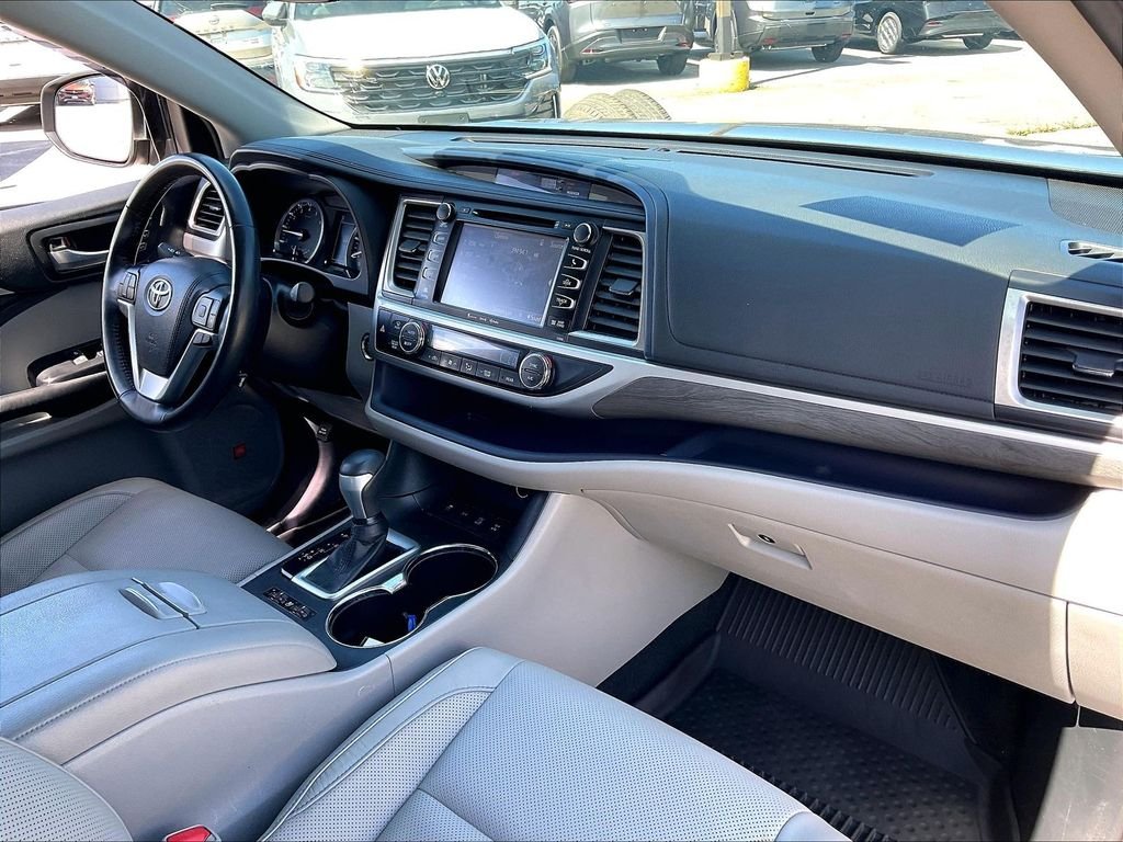 Used 2019 Predawn Gray Mica Toyota Limited Platinum image 13