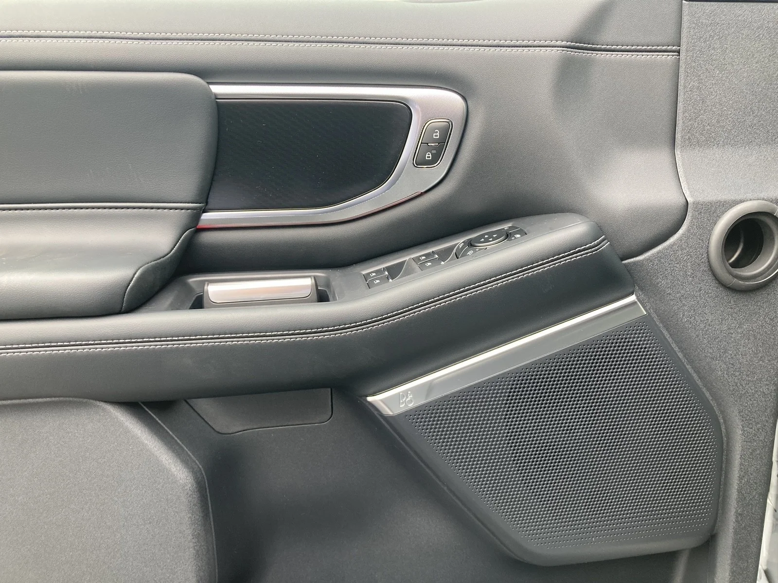 New 2026 Space Silver Metallic Ford MAX Platinum® image 26