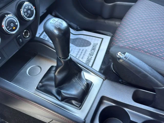 Used 2018 Gray Mitsubishi  image 21