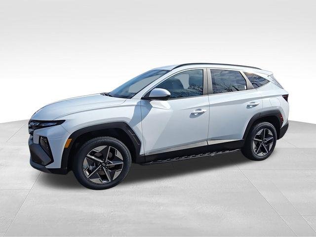 New 2026 White Hyundai SEL AWD image 4