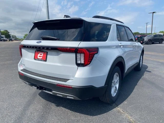 New 2026 Space White Metallic Ford Active image 8