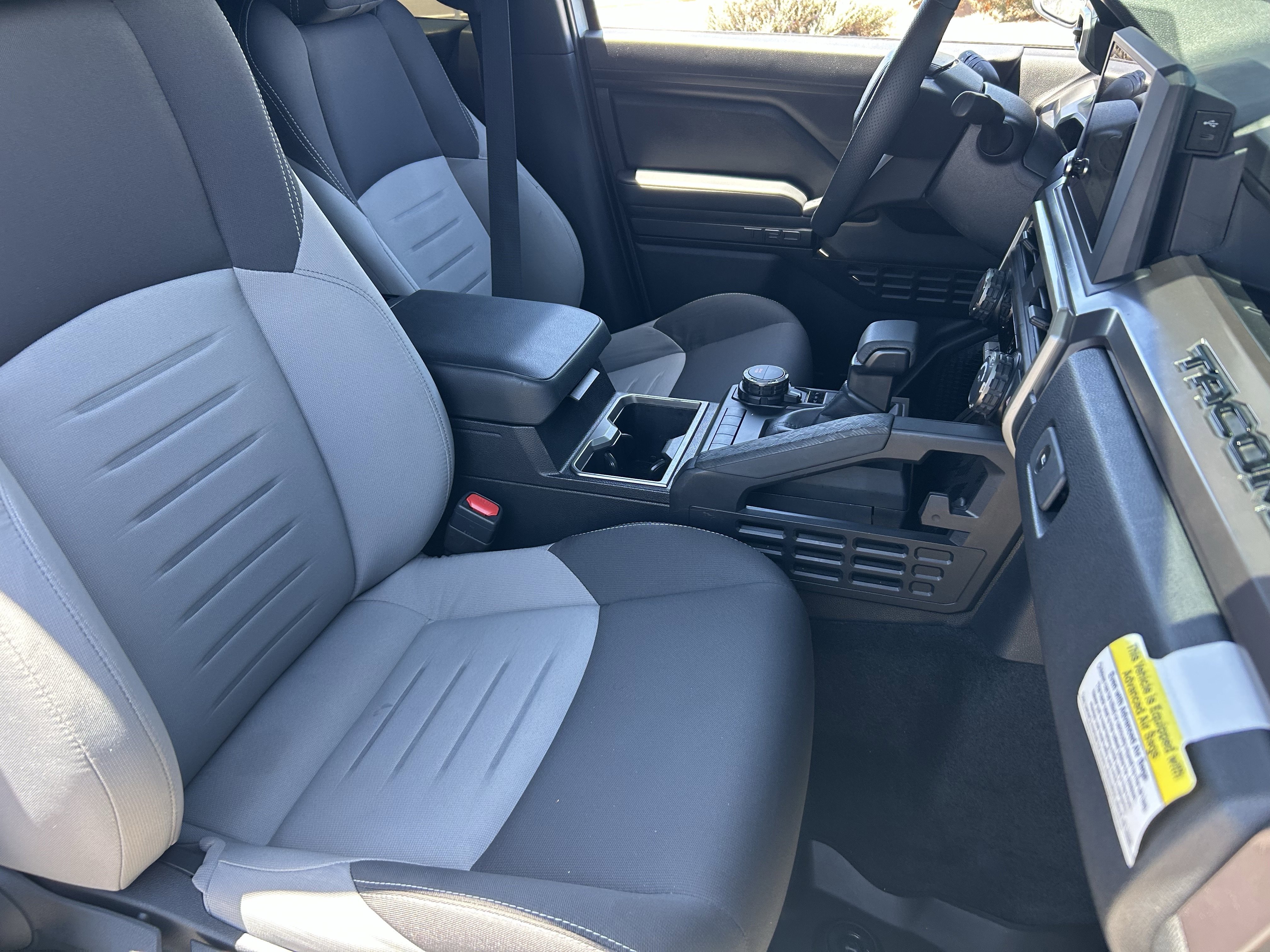 2025 Toyota Tacoma TRD Sport - Photo 10