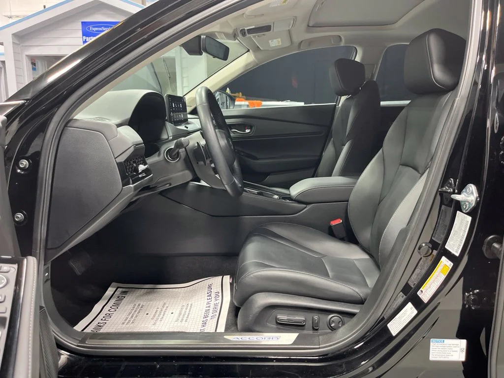 Certified Used 2025 Crystal Black Pearl Honda HYBRID TOURING image 49