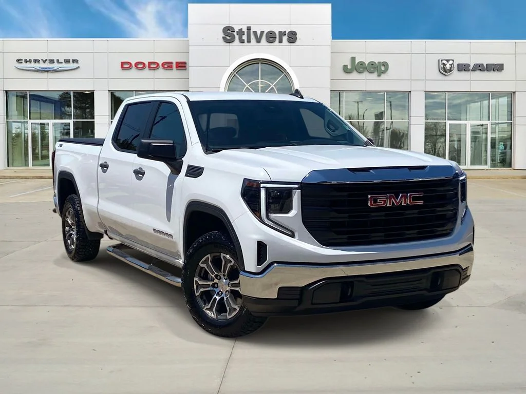 2024 GMC Sierra 4WD Crew Cab Short Box Pro's photo