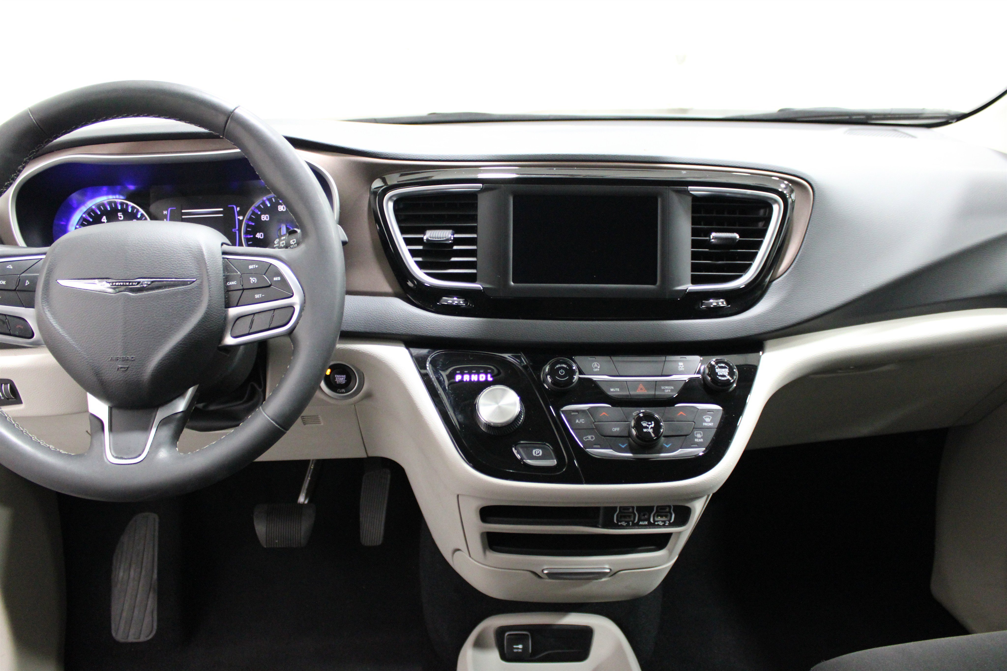 Used 2024 Bright White Clearcoat Chrysler LX image 2